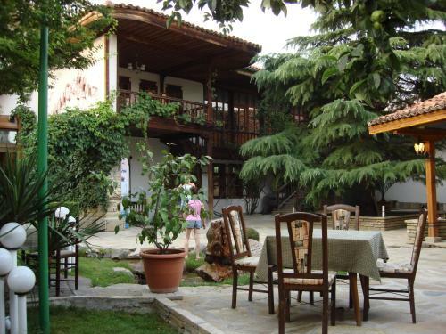 Hostal Chakarova Guest House