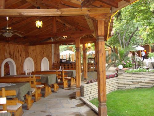 Hostal Bozukova House