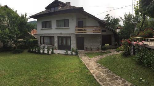 Hostal Luylyana Guesthouse