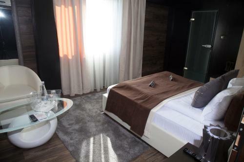 Hotel Acktion Deluxe