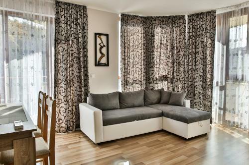 Al Rial Beach Apartments