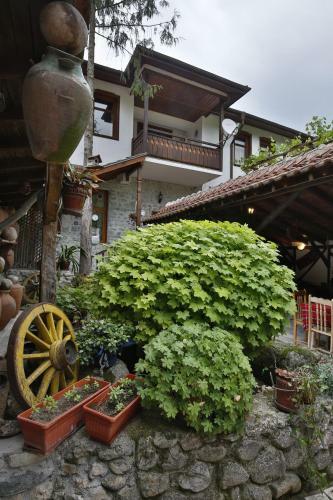 Hotel Rozhenski Han