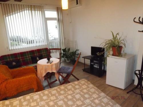 Hostal Faina Guest House