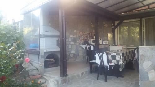 Hostal Faina Guest House