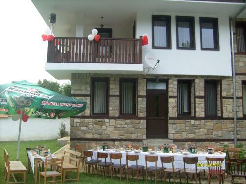 Hostal Hotel Aleksandrina