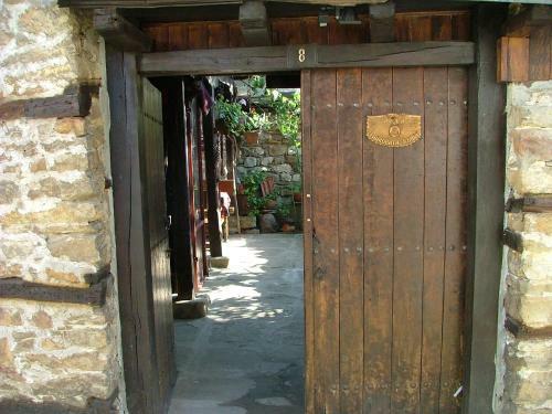 Hostal Tinkovata Guest House