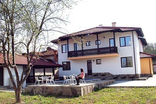 Hostal De-yan Guest House