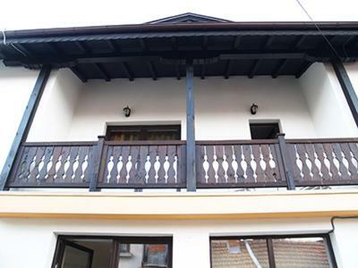 Hostal De-yan Guest House