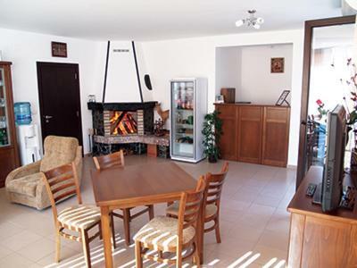 Hostal De-yan Guest House