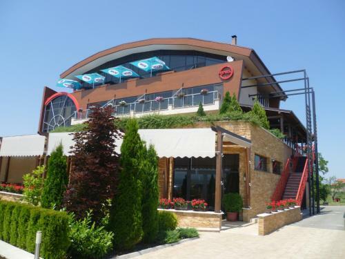 Family Hotel Ring