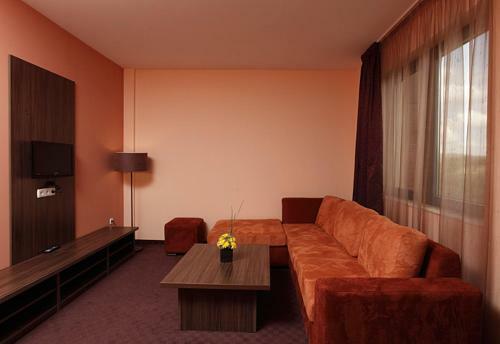 Family Hotel Ring
