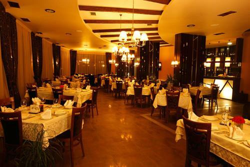 Family Hotel Ring