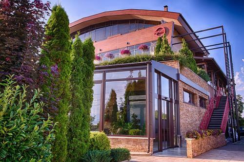 Family Hotel Ring