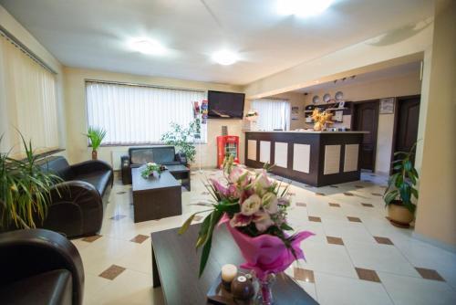 Bryasta Hotel & Restaurant