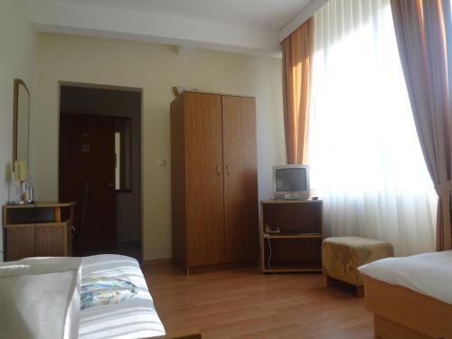 Paradise Hotel