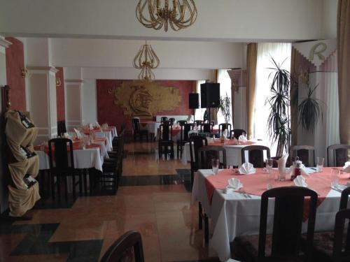 Paradise Hotel