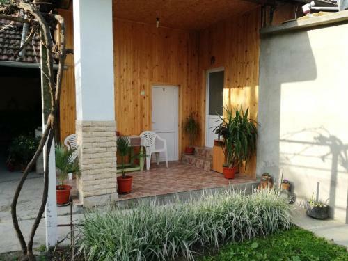 Hostal Divna Guest House