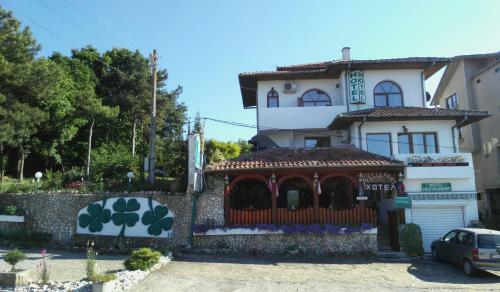 Stefan Family Hotel
