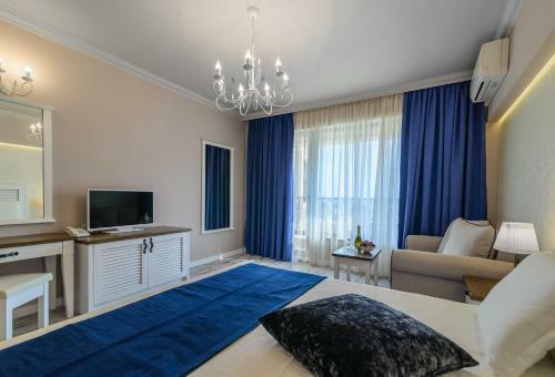 Sunny Castle Hotel