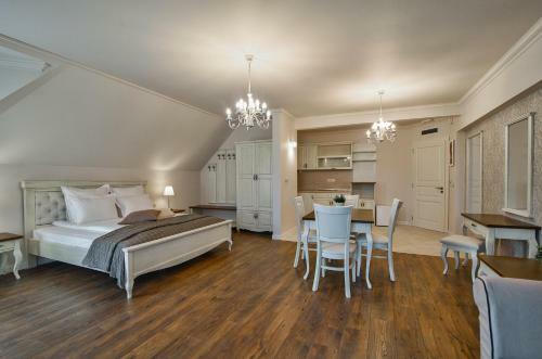 Sunny Castle Hotel