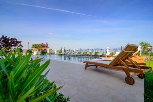 Sunny Castle Hotel