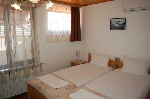 Hostal Mutafova House