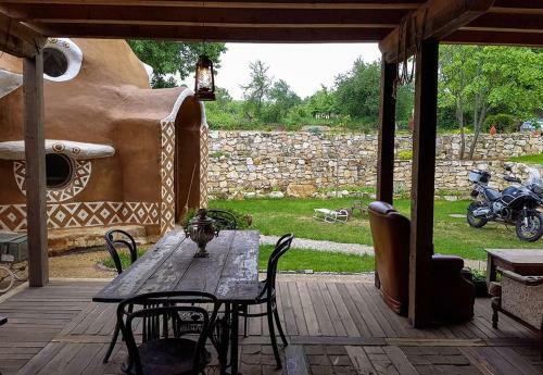 Bed & Breakfast Cob Camp