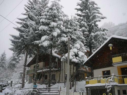 Hostal Mountain Sun Guest House