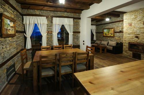 Hostal Belmezova House