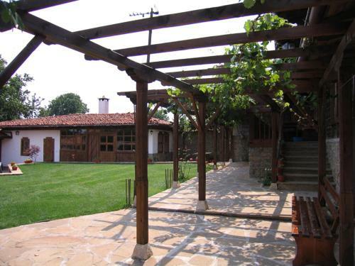 Hostal The House With The Vine Guest House