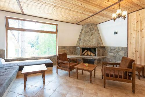 Holiday Village Apriltsi