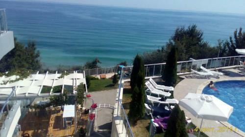 Silver Beach Apartments