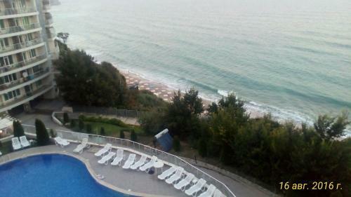 Silver Beach Apartments