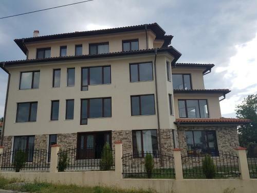 Apartments Stefanov In Byala