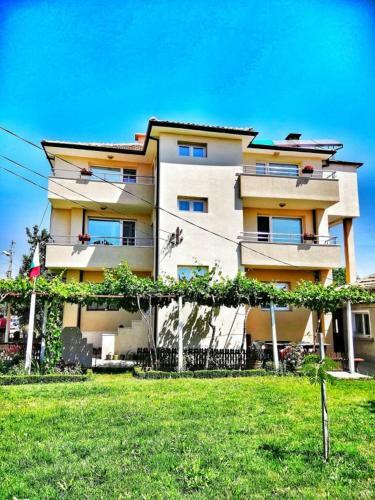 Hostal Guest House Dimi