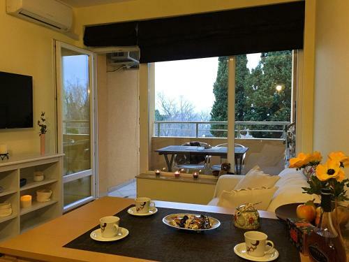 Varna Garden View Apartment