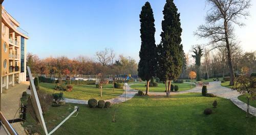 Varna Garden View Apartment