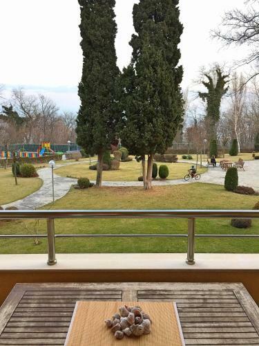 Varna Garden View Apartment