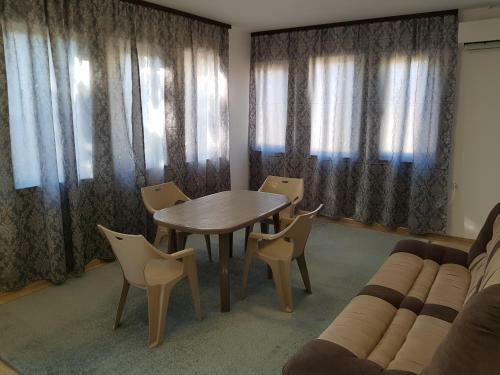 Hostal Apartments Alexandra