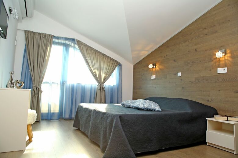 Heaven Hills Villa