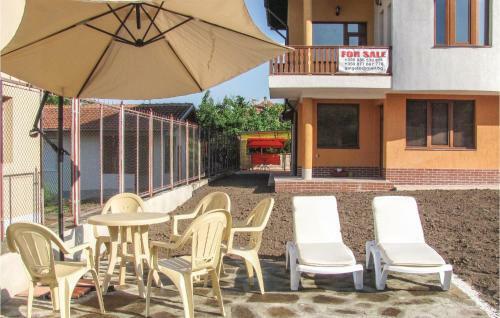 Three-bedroom Holiday Home In Obrochishte
