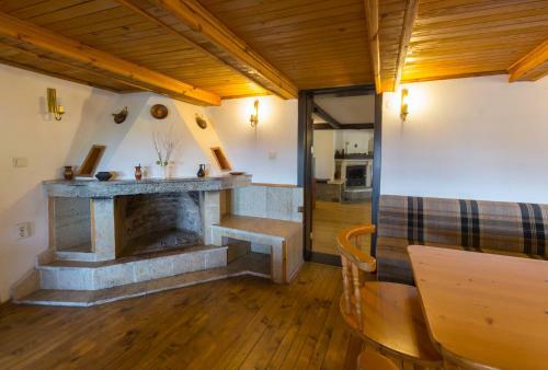 Hostal Complex Rayuvski Han