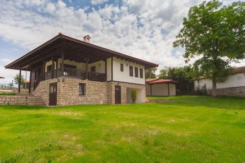 Hostal Complex Rayuvski Han