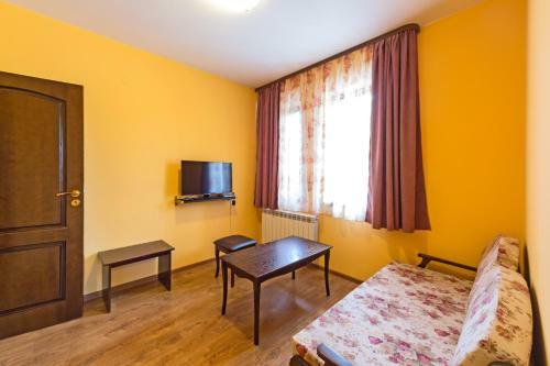 Hostal Complex Rayuvski Han