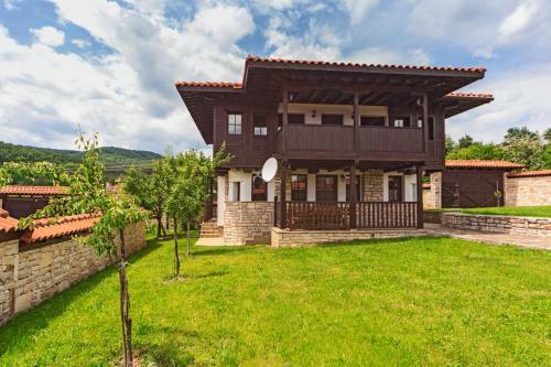 Hostal Complex Rayuvski Han