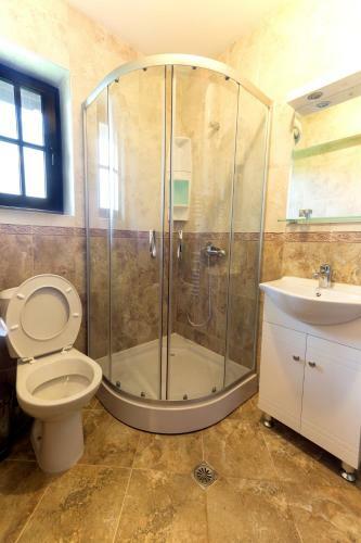 Hostal Complex Rayuvski Han
