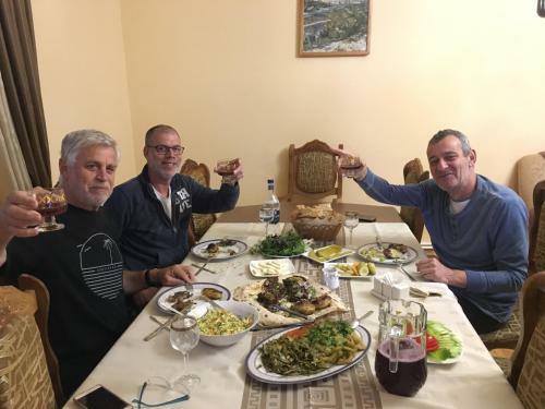 Hostal Areguni Guest House