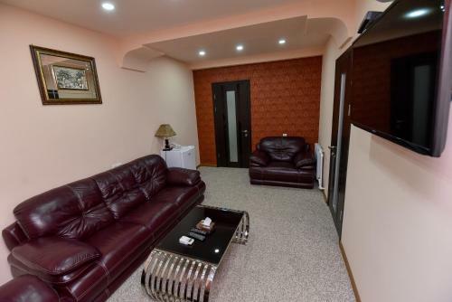 Hostal Gayane Hotel