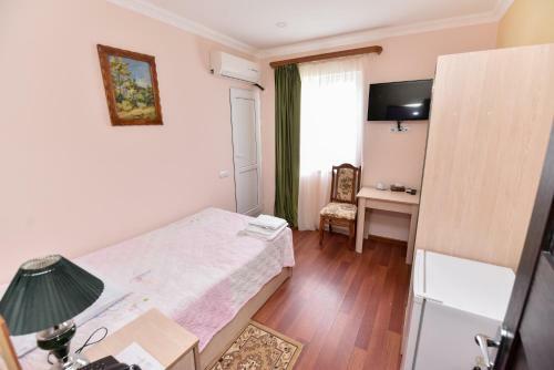 Hostal Gayane Hotel