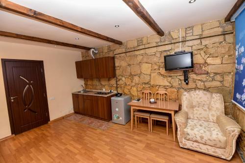 Hostal Gayane Hotel